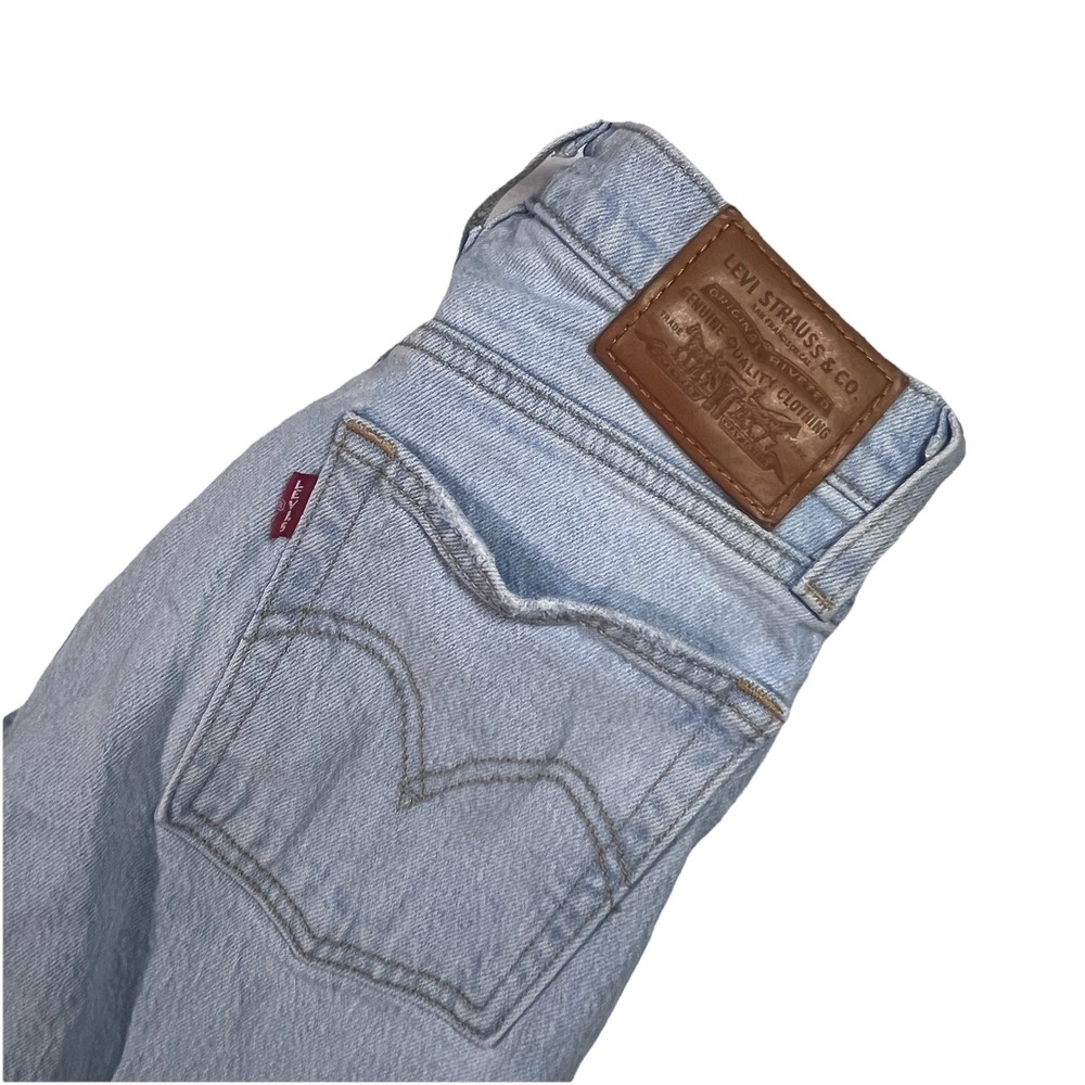 Levi's Women's Wedgie Jeans Size 24 Button Fly Light Blue Wash